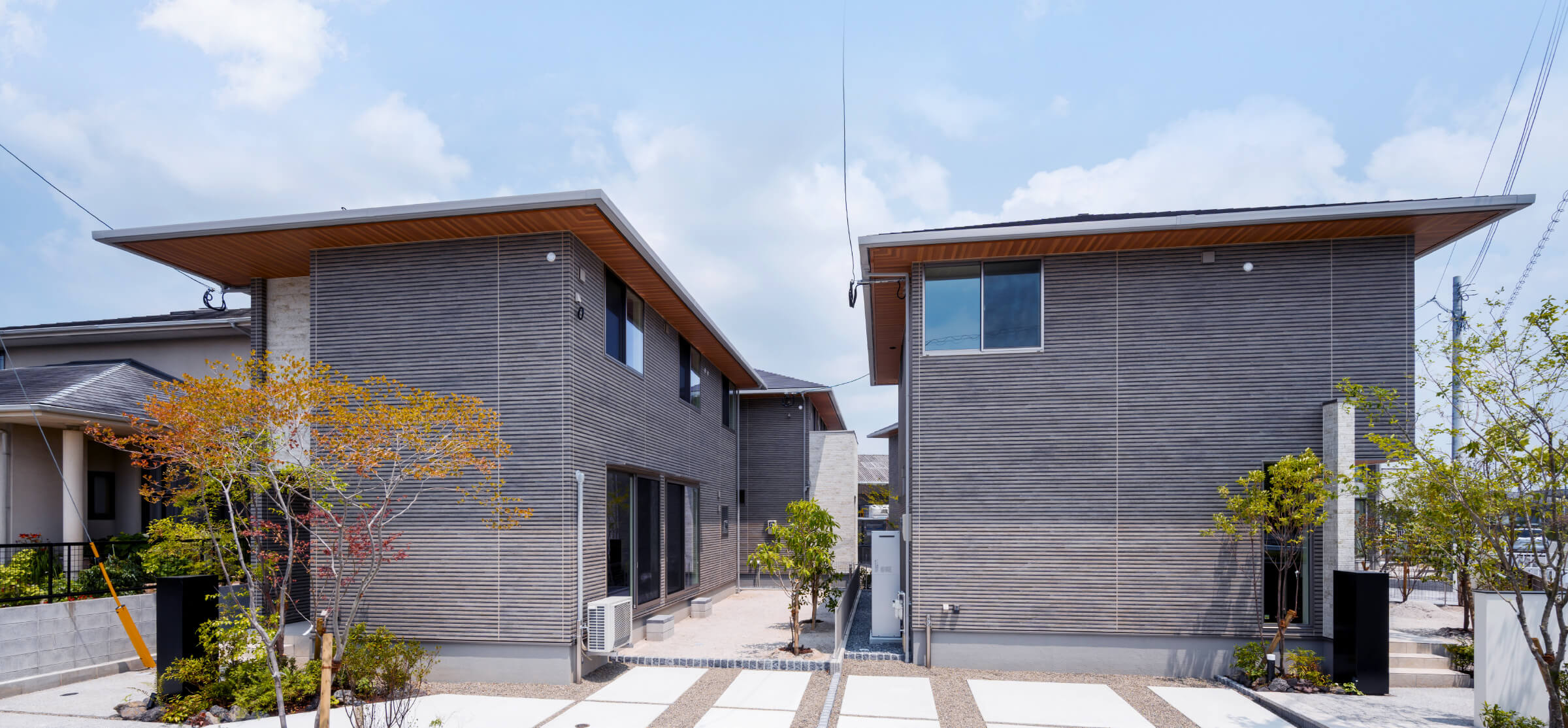 外観 左から2、1号棟（2025年7月撮影）