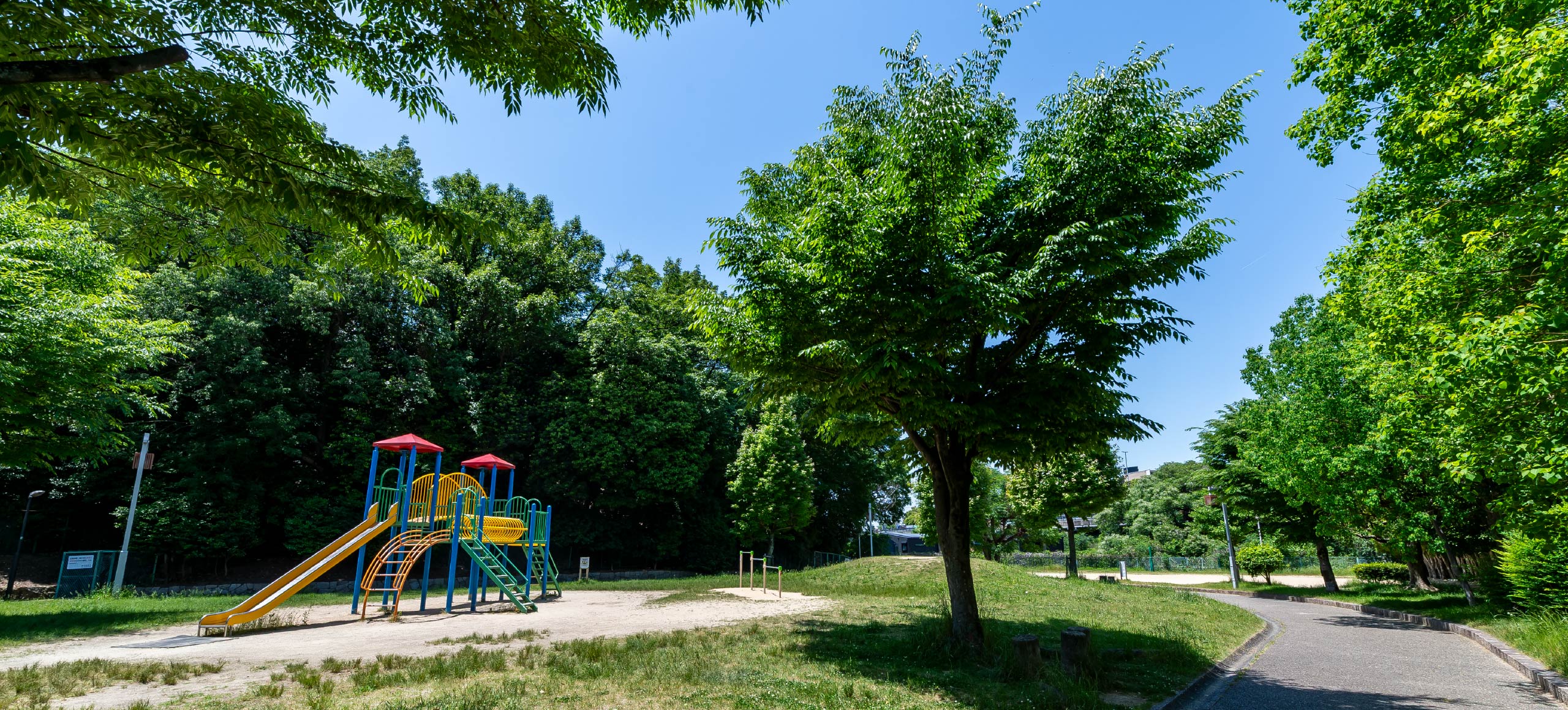 星ヶ丘公園（徒歩5〜6分／約330m〜430m）