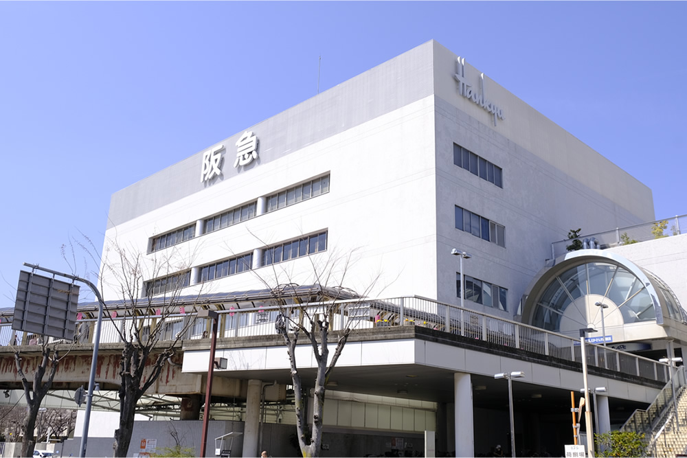 川西阪急スクエア