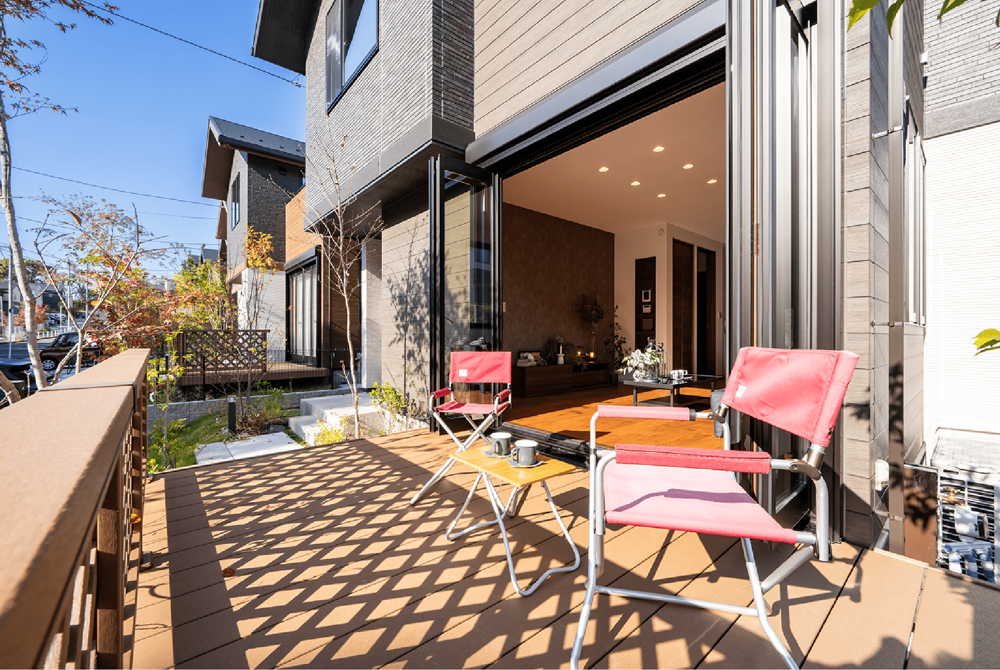 ウッドデッキ［11号棟］