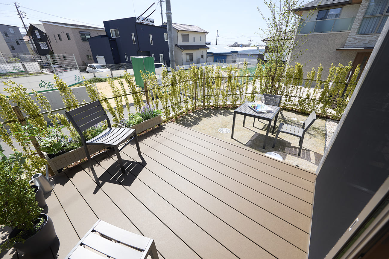 13号棟 ウッドデッキ・専用庭
