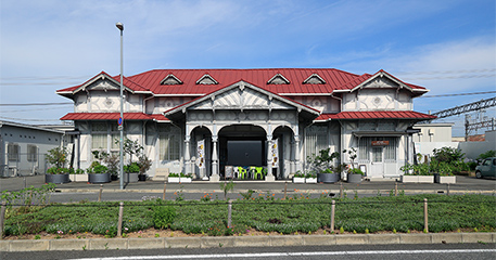 「浜寺公園」駅旧駅舎（カフェ駅舎）