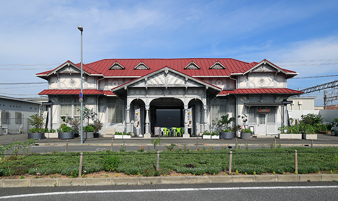 「浜寺公園」駅旧駅舎（カフェ駅舎）