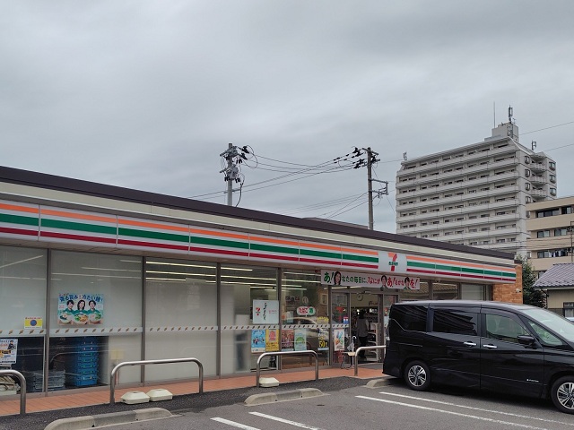 セブンイレブン郡山本町2丁目店