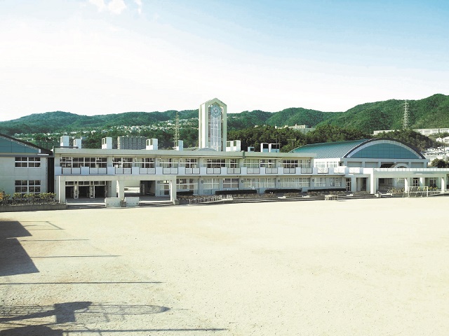 宝塚市立山手台小学校