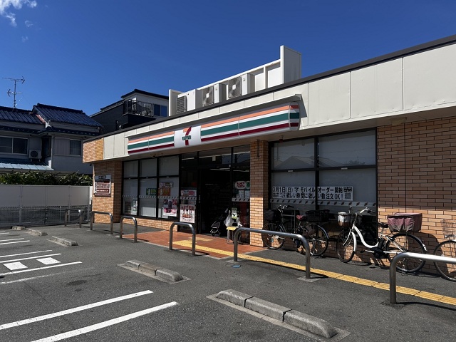 セブンイレブン 呉川町店