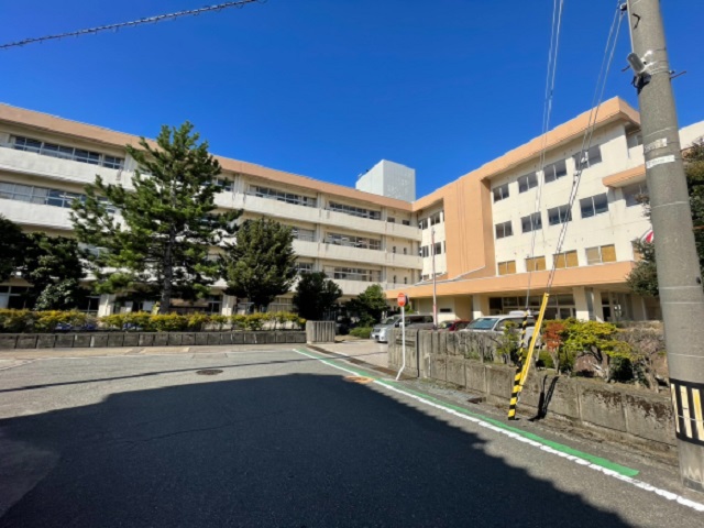 野々市市立御園小学校