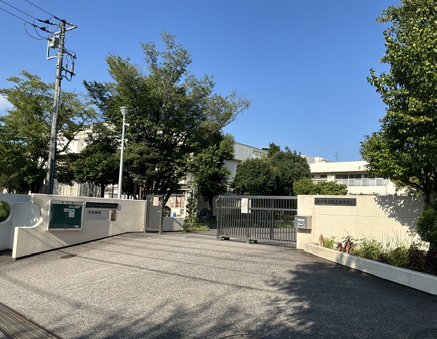 鴨志田中学校
