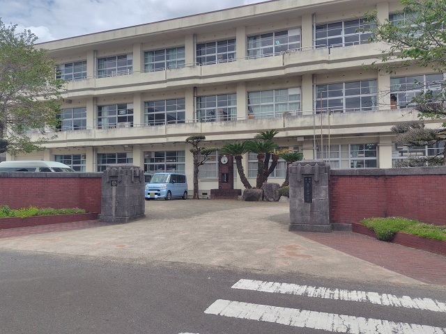 都城市立妻ケ丘中学校