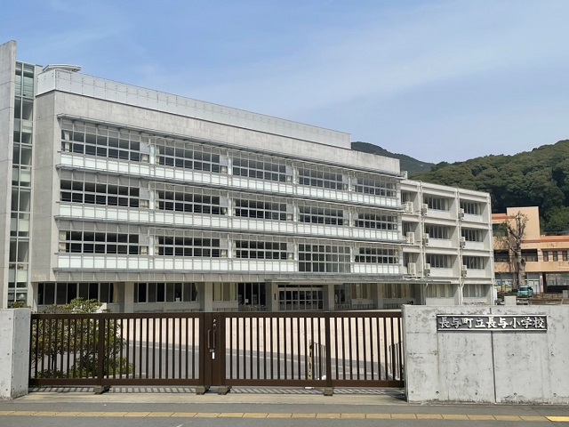 長与町立長与小学校