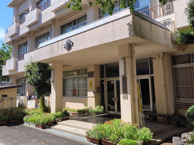 海南市立巽小学校