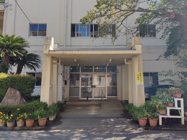 海南市立巽中学校