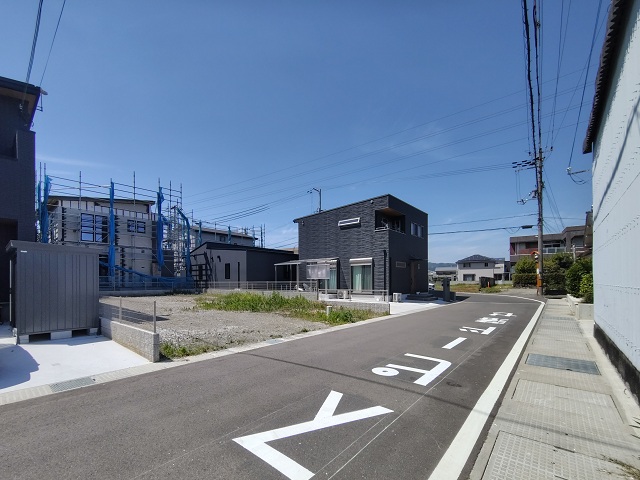 現地 1号地:東道路 東より(2026年6月撮影)