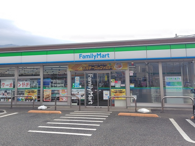 ファミリーマート甲州塩山店