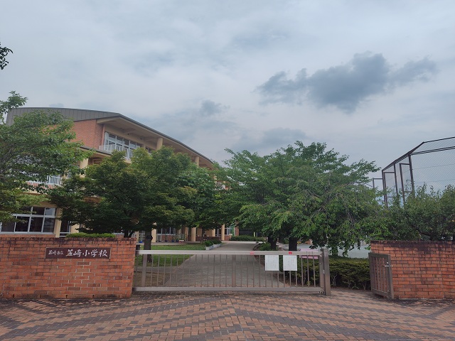 韮崎市立韮崎小学校