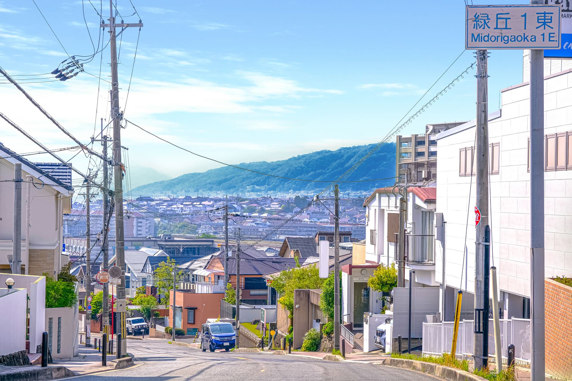 Position 標高約110mの高台に位置する閑静な邸宅地良好な住環境、そして充実した周辺環境に囲まれた立地