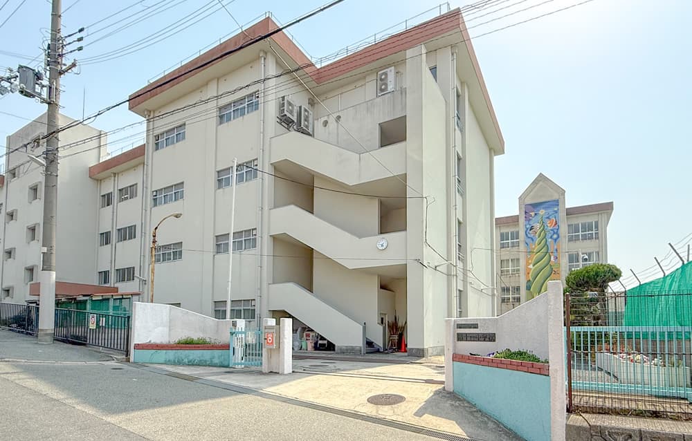豊中市立第十一中学校
