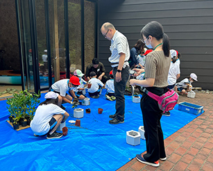 Environmental education at Miyanomori Elementary School
