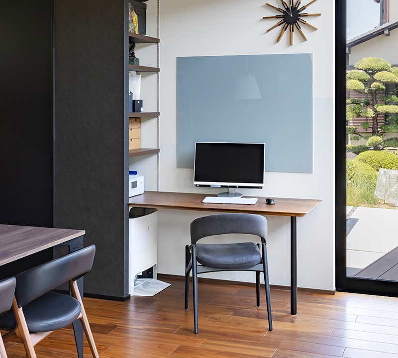 ダイニング横のワークスペース