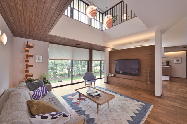 吹き抜けのあるリビング