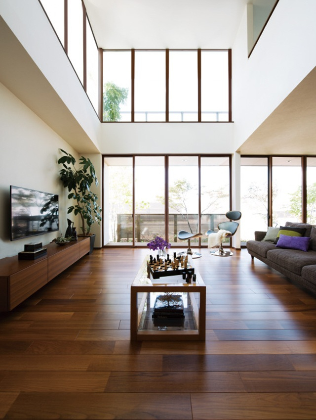 吹き抜けのあるリビング