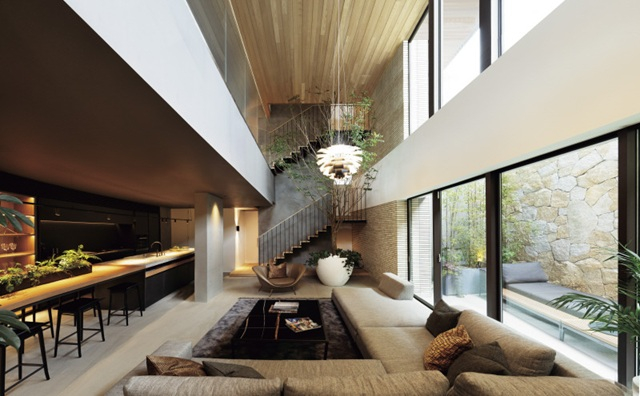 吹き抜けのあるリビング