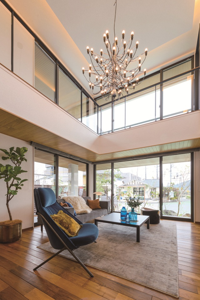 吹き抜けのあるリビング