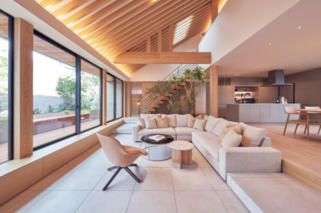 1.5階建ての家のリビング