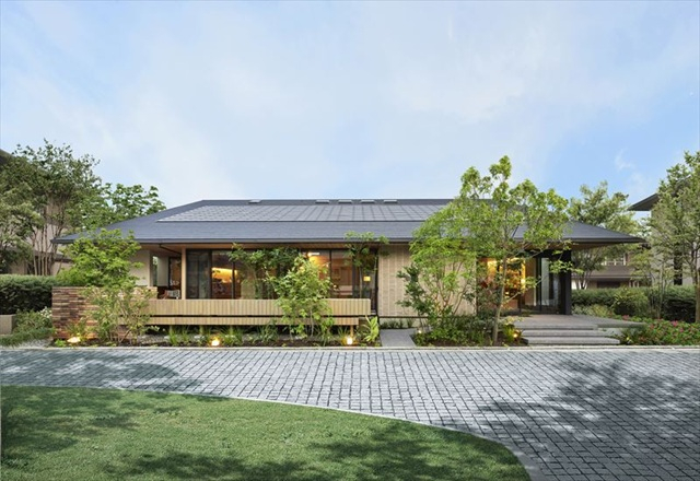 1.5階建ての家の外観