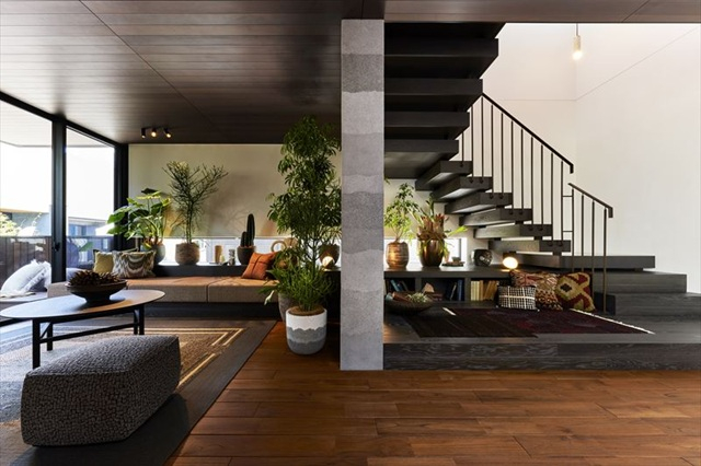 リビング階段下にあるヌック