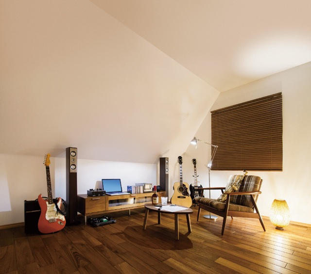 勾配天井の部屋