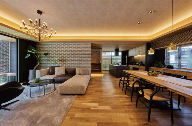 折り上げ天井のあるリビング