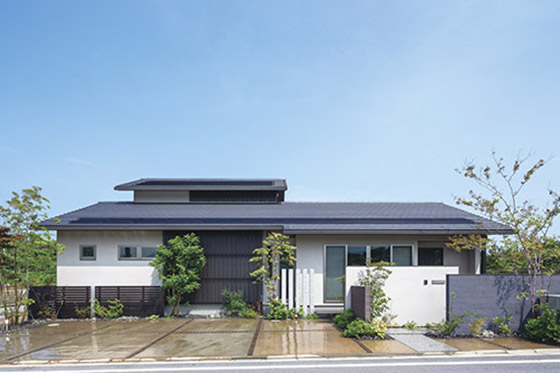 海と緑を楽しむ和の住まい