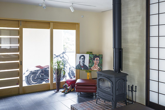 好きなものに囲まれ、 静かに語らいの時を過ごす大人の空間