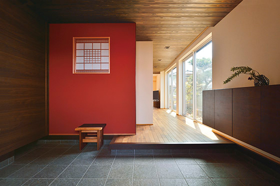 素材の経年変化を楽しみながら のんびりとくつろぐ