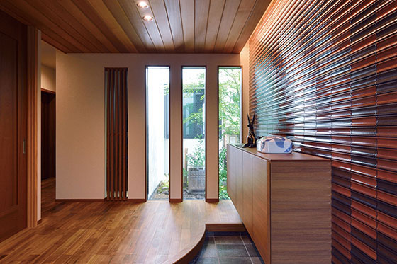 内外に魅力あふれるタイル。 趣深く、そして華やかに