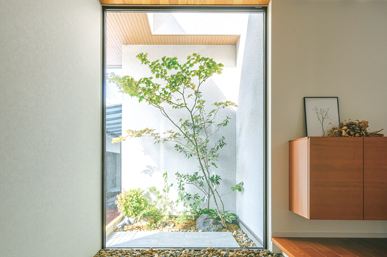 四季を愉しむ落ち着きある住まい
