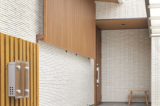 緑に包まれゆったりと暮らす平屋