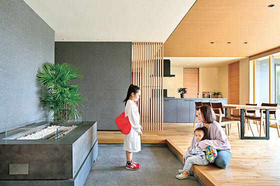 暖炉の炎を楽しむ別荘のような平屋