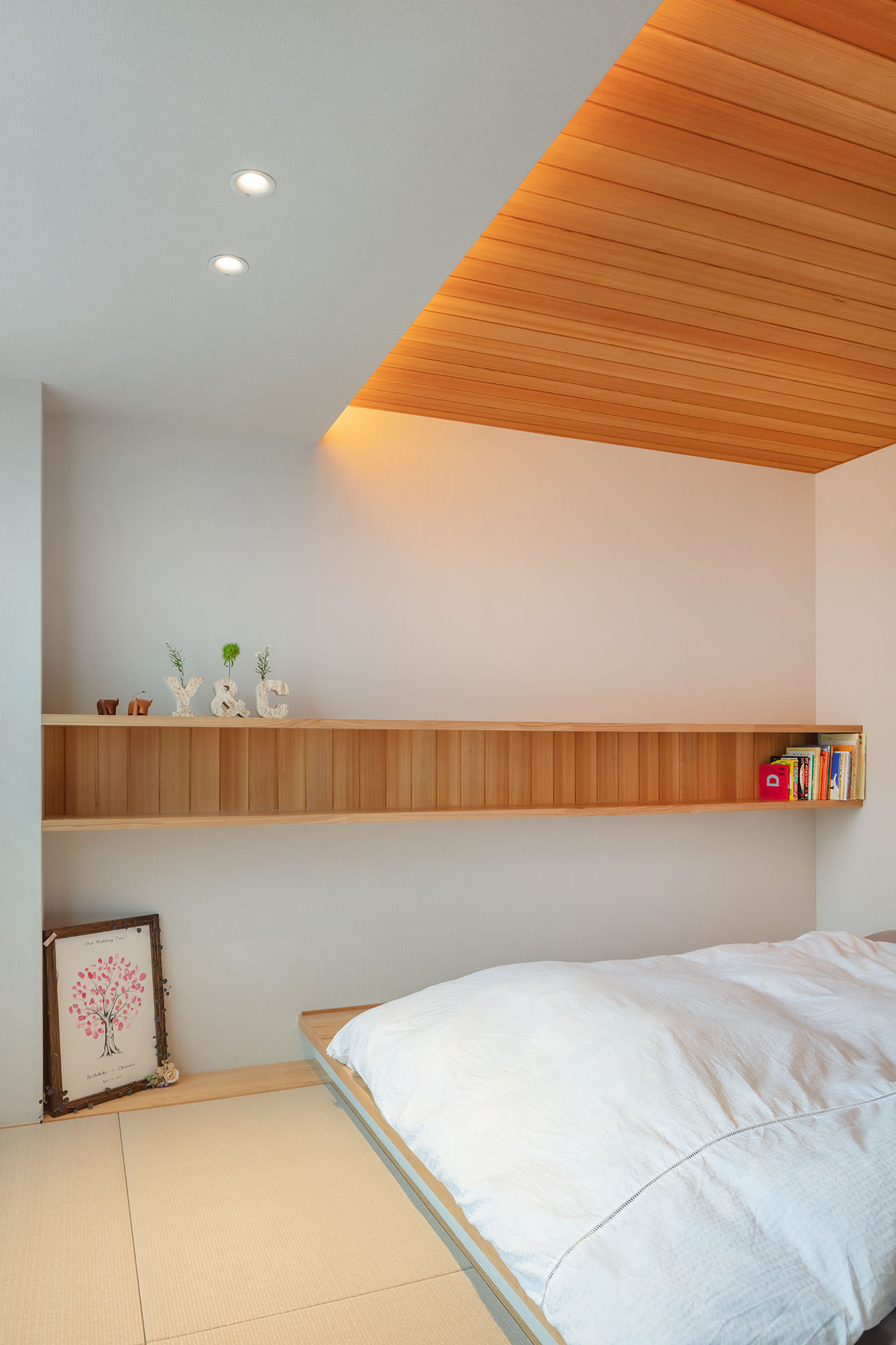 利便性とデザイン性を備えた寝室