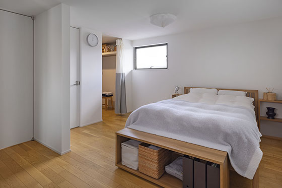 やわらかな光を楽しむ、中庭と土間のある住まい