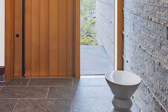 大空間で庭との一体感を楽しむ平屋