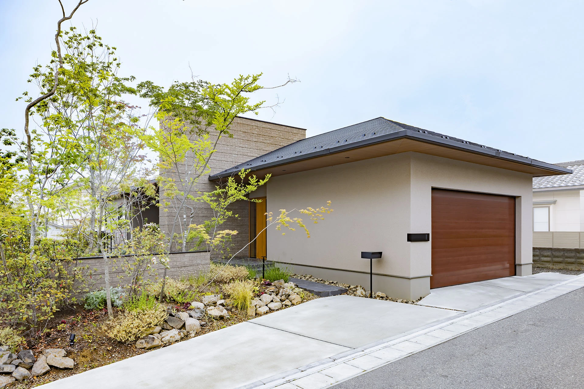 タイルの美しい外観