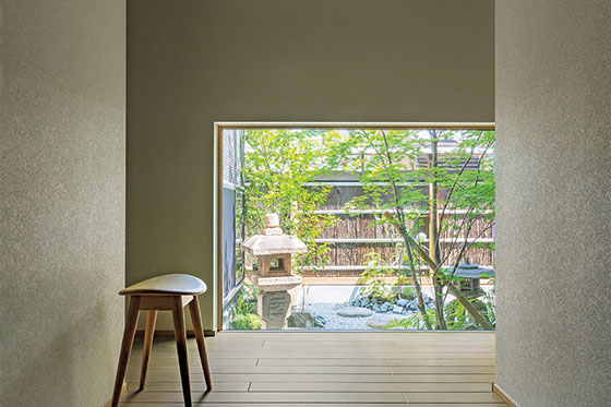 思い出を継ぐ、坪庭のある平屋