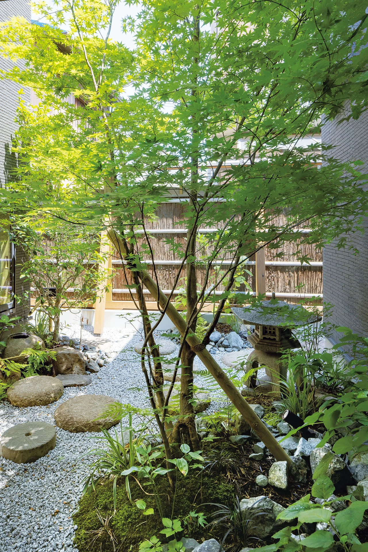 もとあった家の記憶を引き継ぐ坪庭