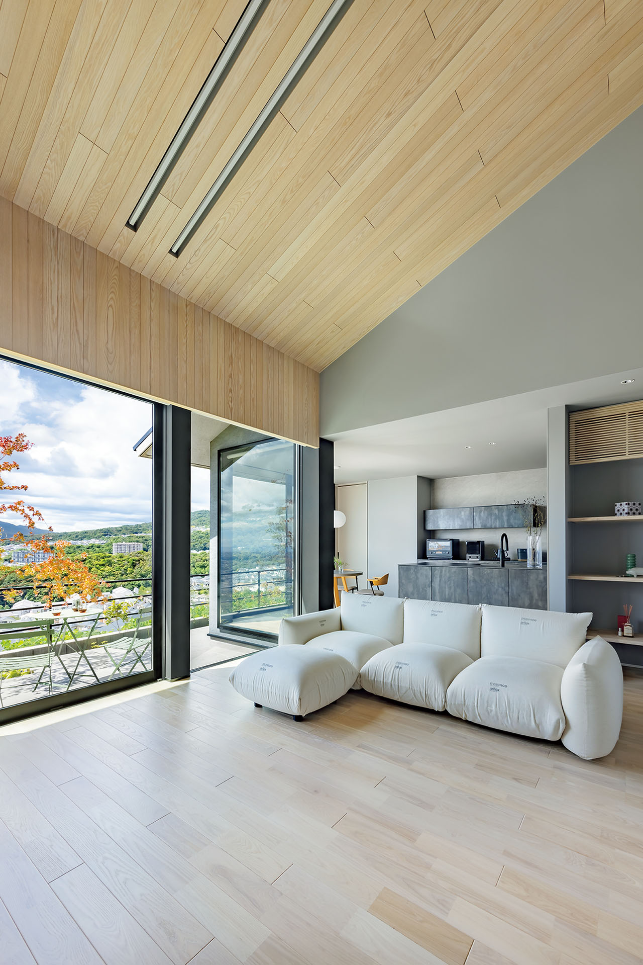 木に包まれる演出