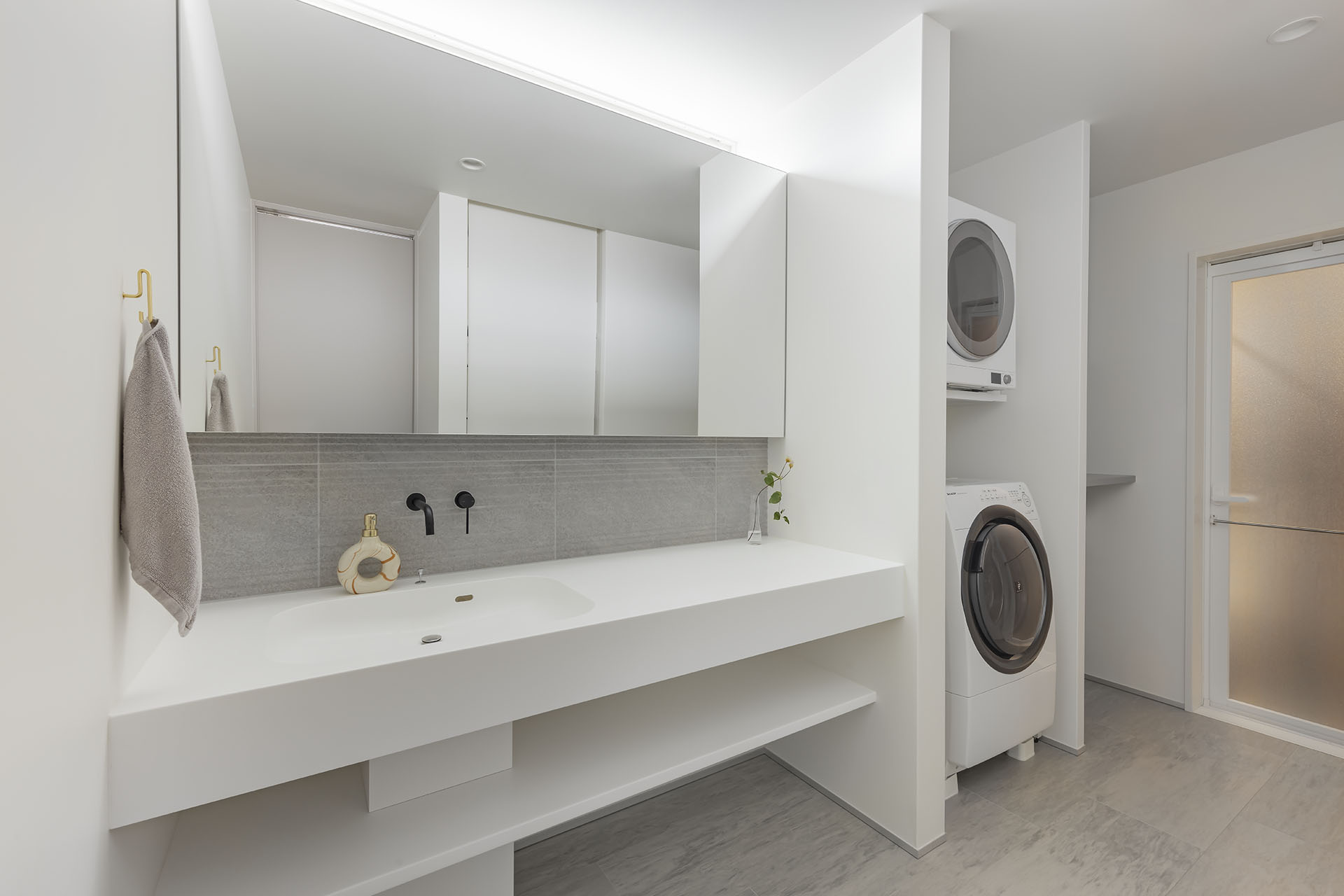 お手入れのしやすい洗面室