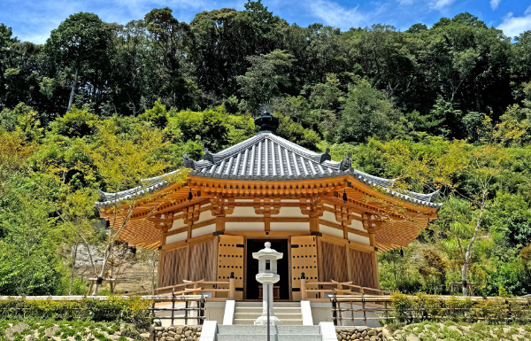 法多山尊永寺　愛染堂