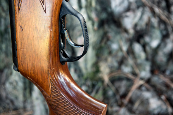 銃の歴史を支えてきた材。