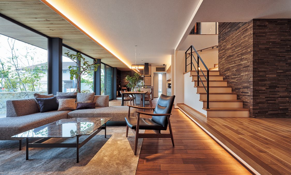 床材：マホガニー